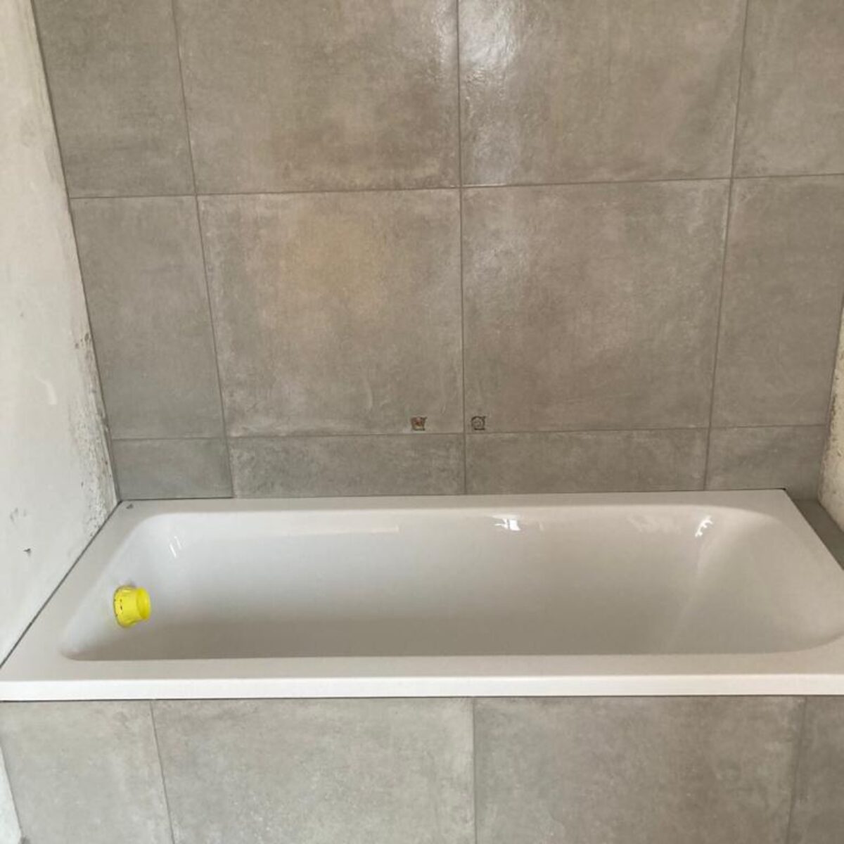 Plaatsen van wandtegels 60×60  in combinatie met Hexagontegels, badkamer Buggenhout